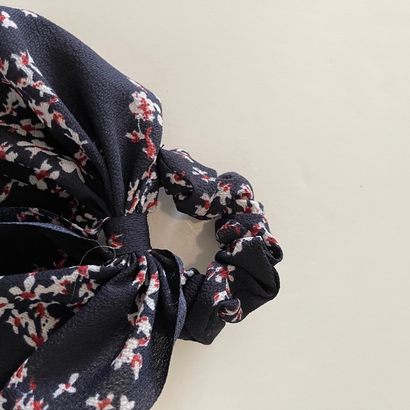 Pacsun Floral Print Multicolor Hair Scrunchie - Picture 3 of 3